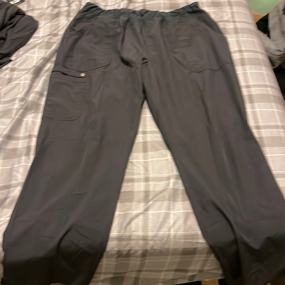 Elle scrub bottom